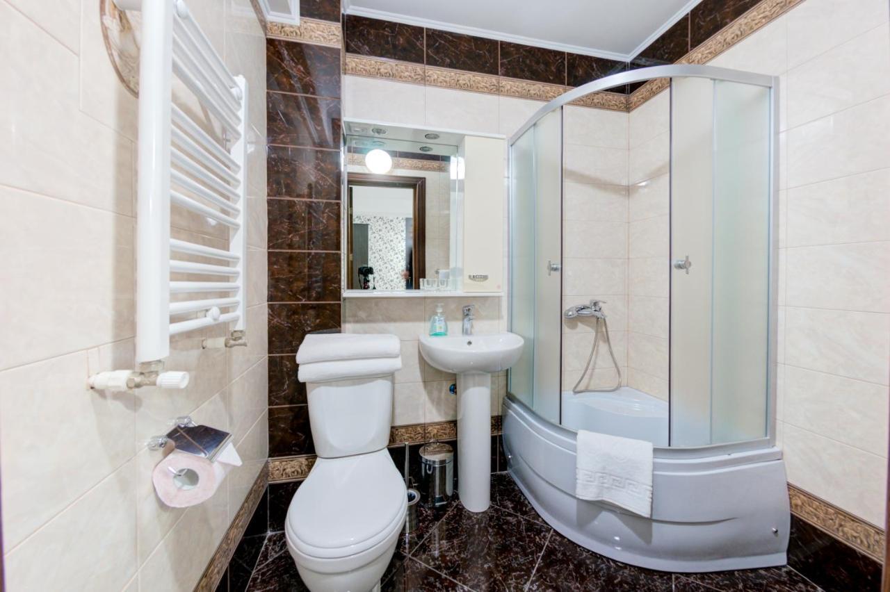Catherine Hotel キシナウ エクステリア 写真